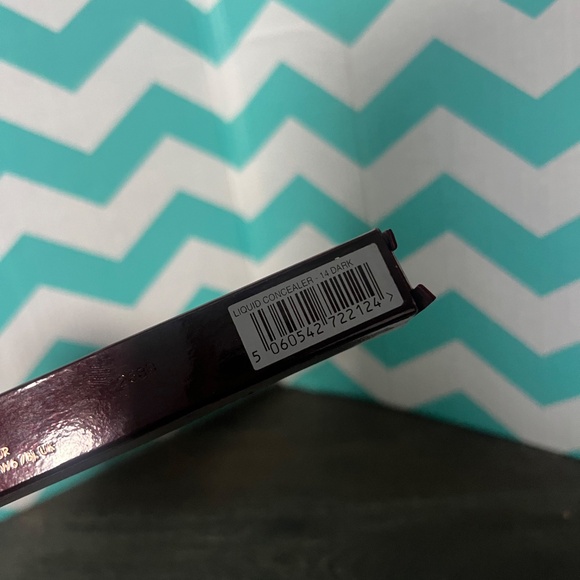 Charlotte Tilbury NEW Magic Away Liquid Concealer MULTI Fair and Dark - Picture 6 of 9